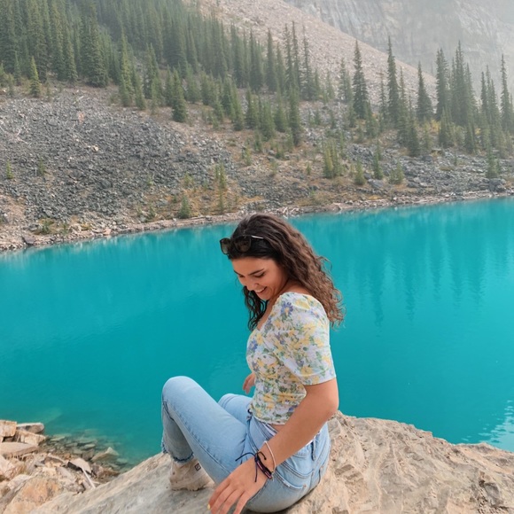 Meet your Posher - Picture 2 of 7